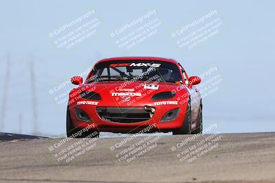 media/Oct-26-2025-CalClub SCCA (Sun) [[8ce1e69566]]/Group 2/Grapevine/